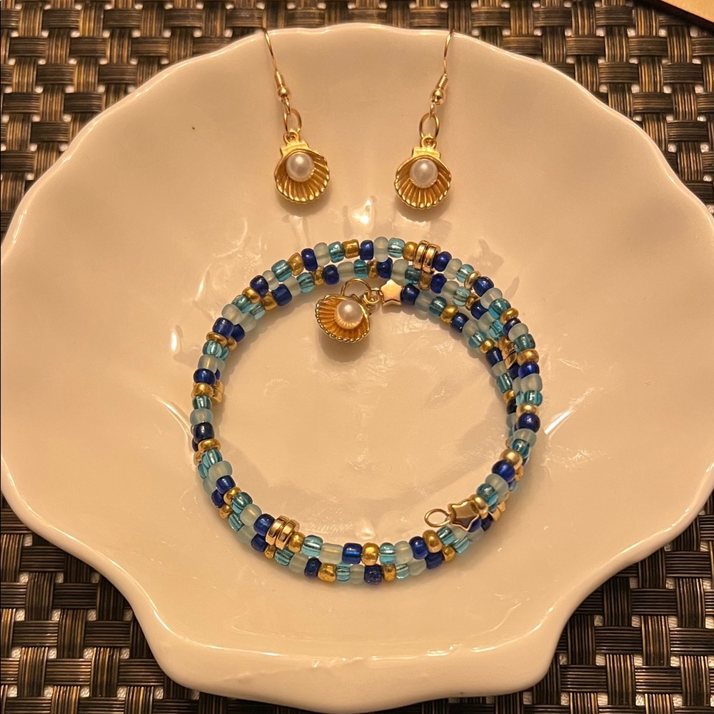 Hand Crafted Ocean Blue and Gold Bracelet Set
